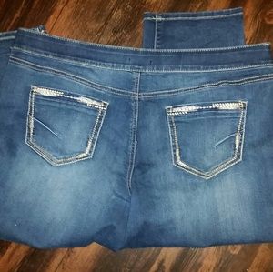 Plus size stretch Capri